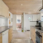Beautiful In With 2 Bedrooms And Wifi