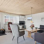 Beautiful In With 2 Bedrooms And Wifi