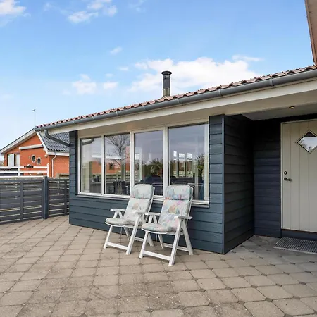 Beautiful In With 2 Bedrooms And Wifi Holiday home *