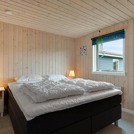 Beautiful In With 2 Bedrooms And Wifi *